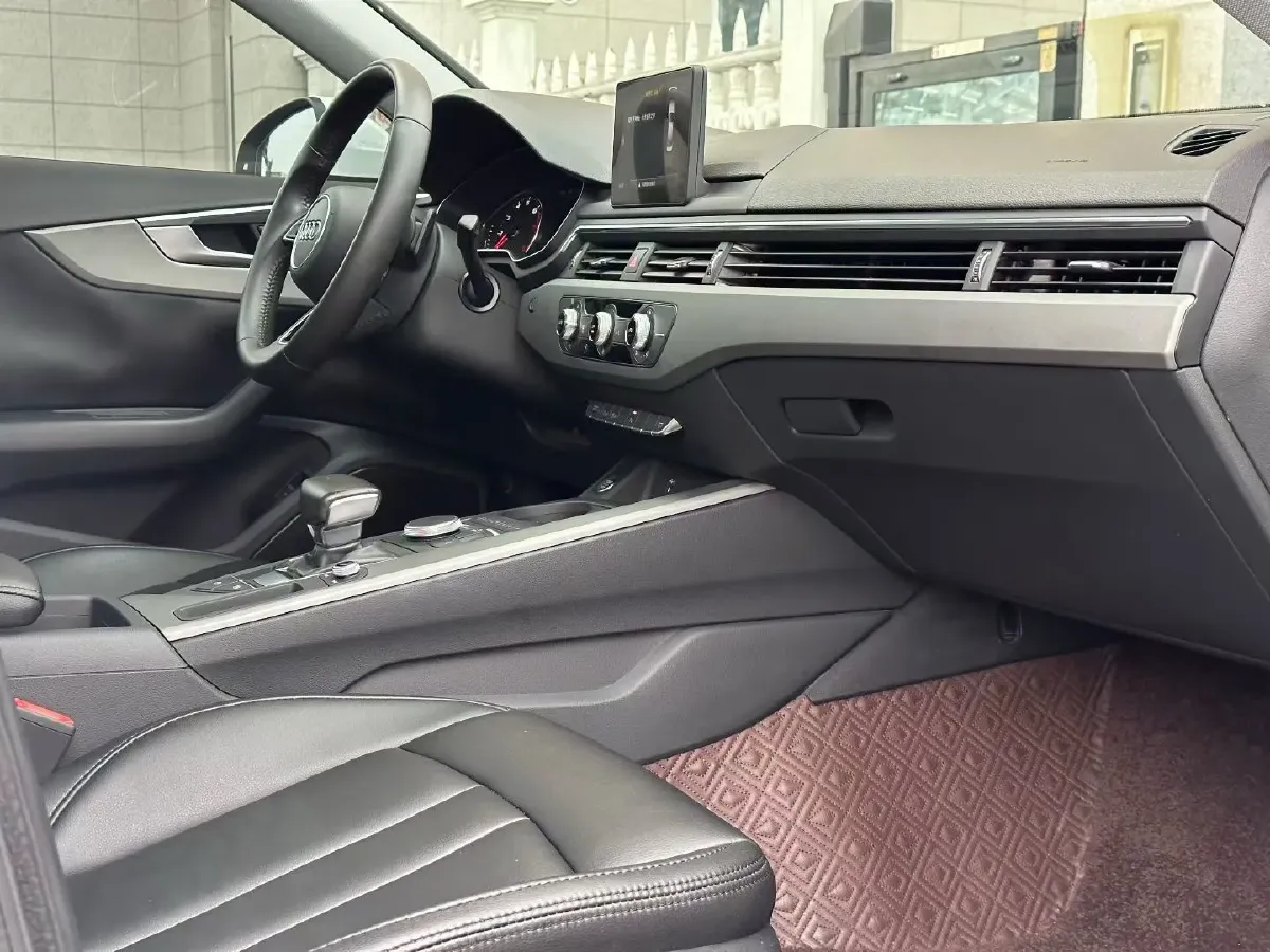 2019 Audi A4L 2.0T 190HP L4 7DCT,autocango,china used car exporter,china ev exporter,chinese used car exporter,chinese used ev exporter