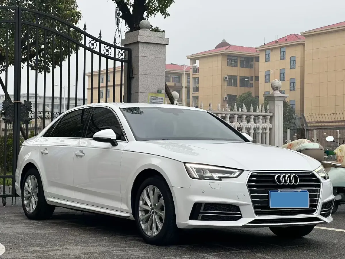 2019 Audi A4L 2.0T 190HP L4 7DCT,autocango,china used car exporter,china ev exporter,chinese used car exporter,chinese used ev exporter