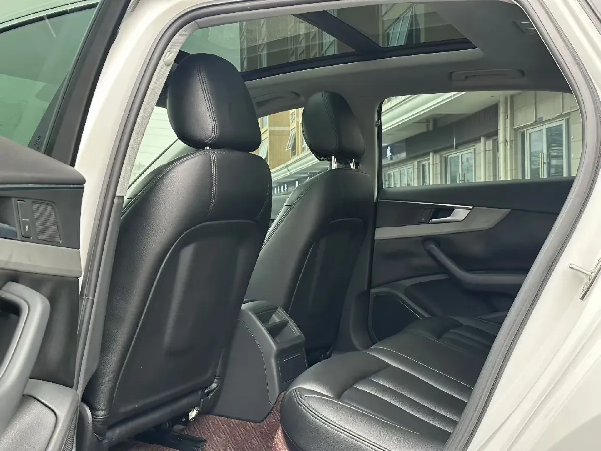 2019 Audi A4L 2.0T 190HP L4 7DCT,autocango,china used car exporter,china ev exporter,chinese used car exporter,chinese used ev exporter