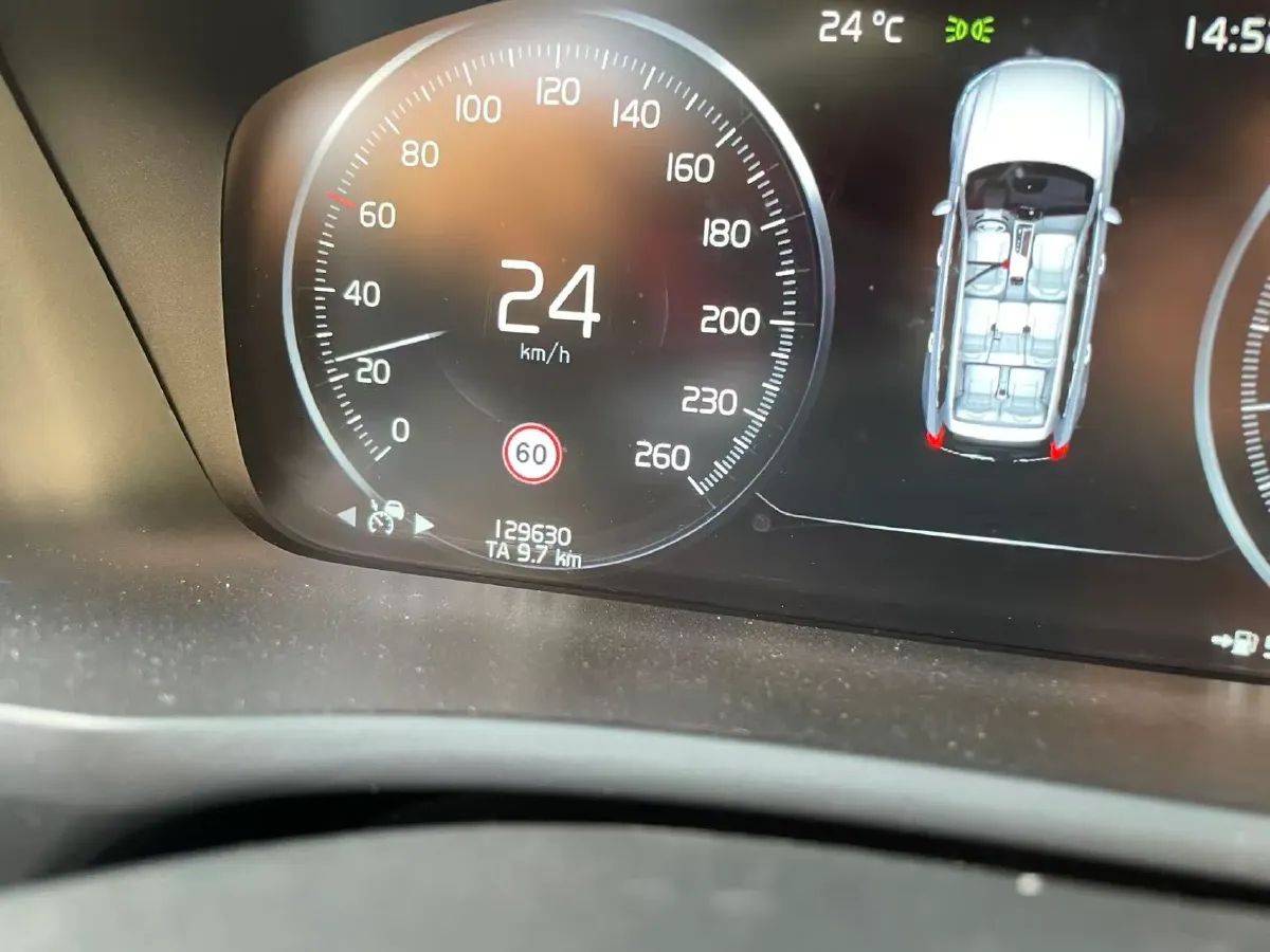 2021 Volvo XC90 2.0T 299HP L4 8AT,autocango,china used car exporter,china ev exporter,chinese used car exporter,chinese used ev exporter