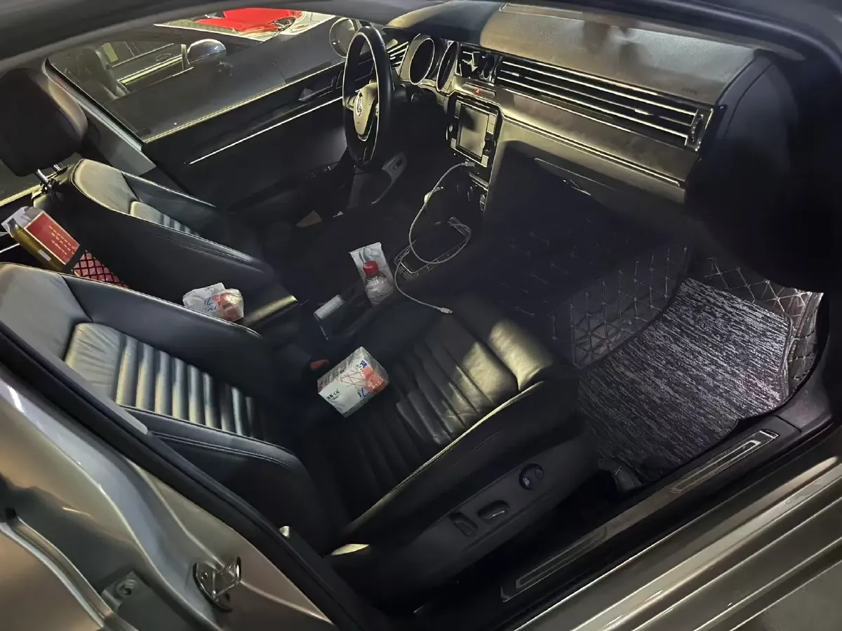 2018 Volkswagen Magotan 1.8T 180HP L4 7DCT,autocango,china used car exporter,china ev exporter,chinese used car exporter,chinese used ev exporter