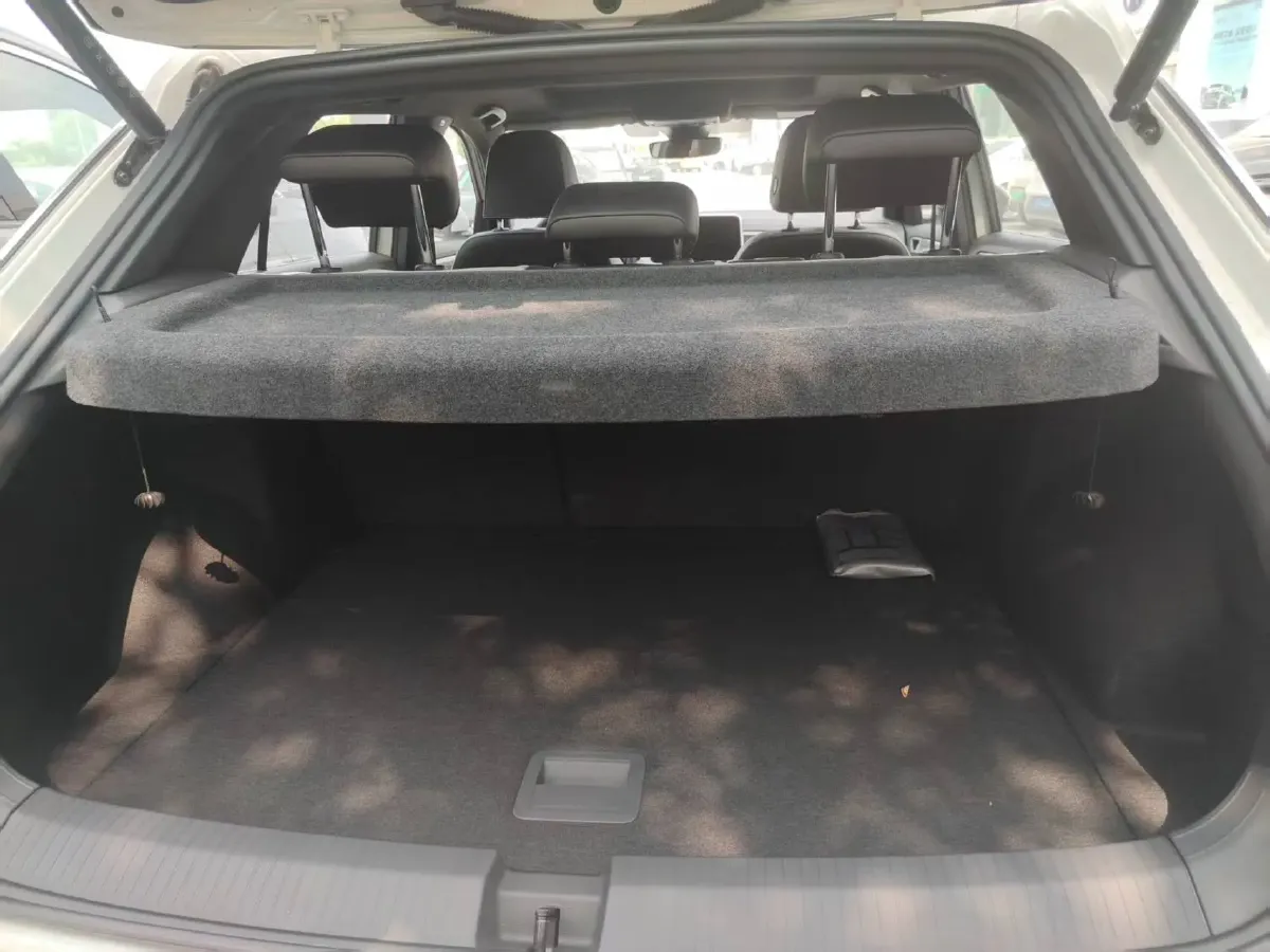 2025 Volkswagen T-Roc 1.5T 160HP L4 7DCT,autocango,china used car exporter,china ev exporter,chinese used car exporter,chinese used ev exporter