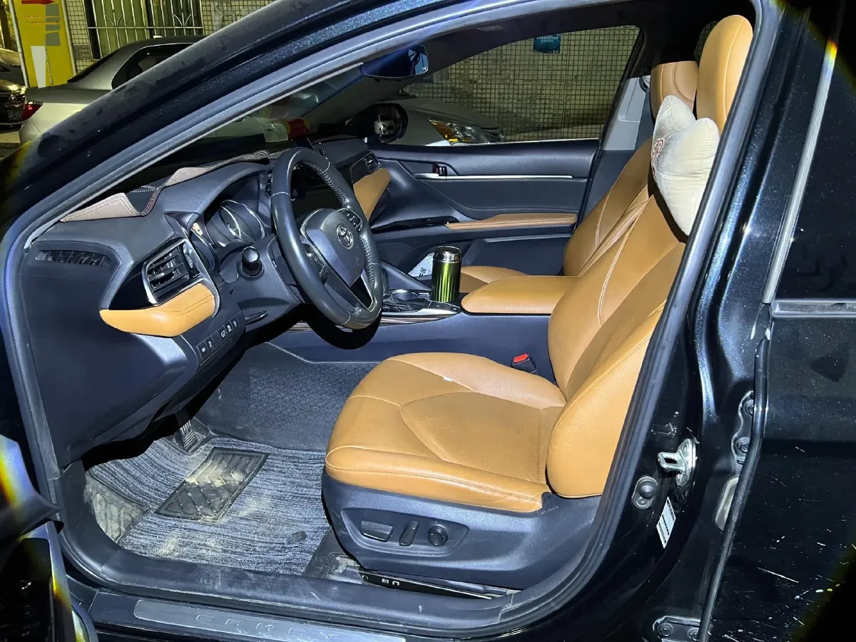 2021 Toyota Camry 2.5L 209HP L4 8AT,autocango,china used car exporter,china ev exporter,chinese used car exporter,chinese used ev exporter