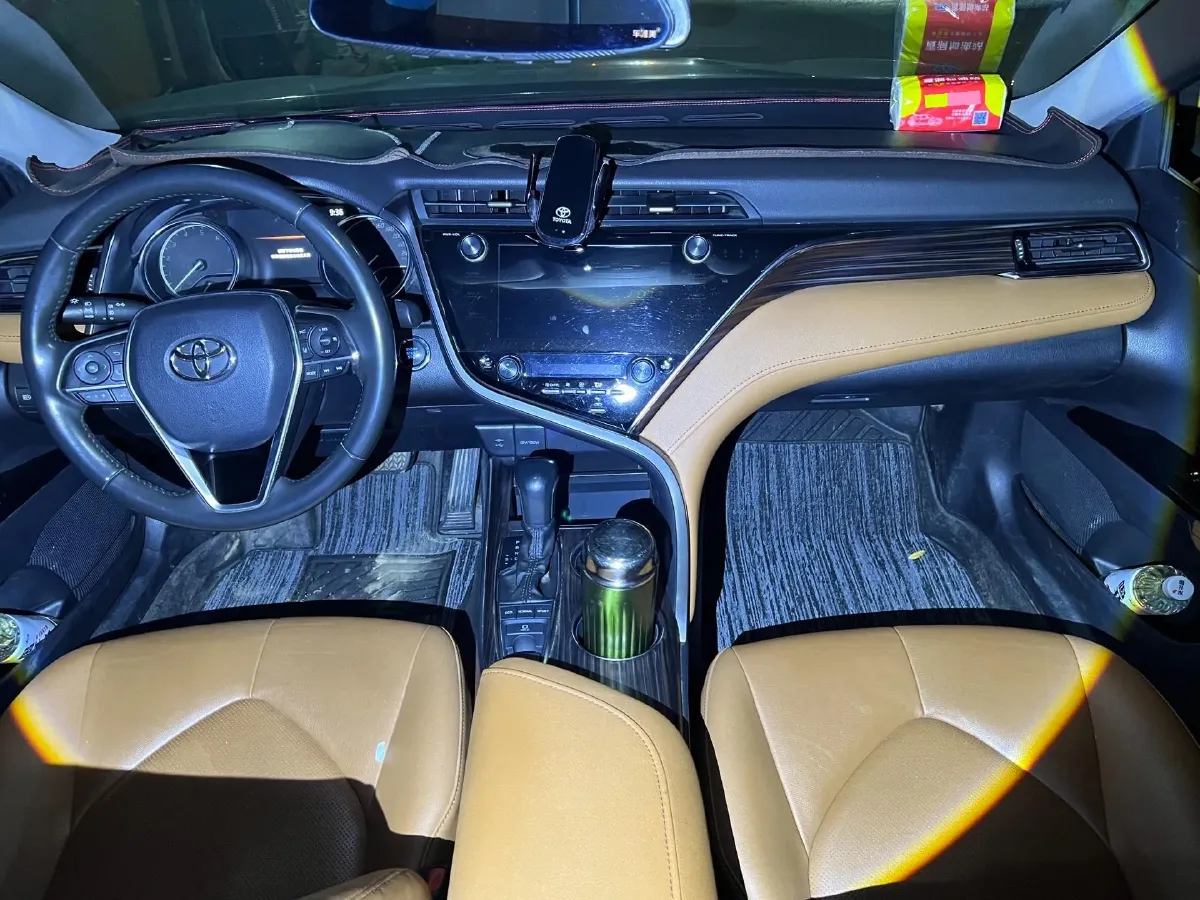 2021 Toyota Camry 2.5L 209HP L4 8AT,autocango,china used car exporter,china ev exporter,chinese used car exporter,chinese used ev exporter