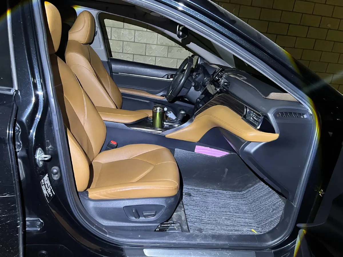 2021 Toyota Camry 2.5L 209HP L4 8AT,autocango,china used car exporter,china ev exporter,chinese used car exporter,chinese used ev exporter