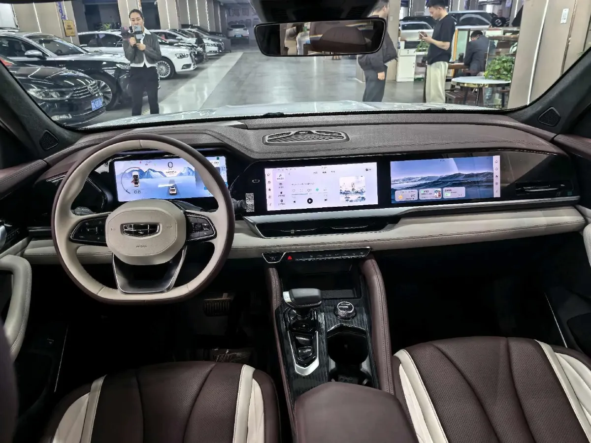 2021 Geely Monjaro 2.0T 218HP L4 7DCT,autocango,china used car exporter,china ev exporter,chinese used car exporter,chinese used ev exporter