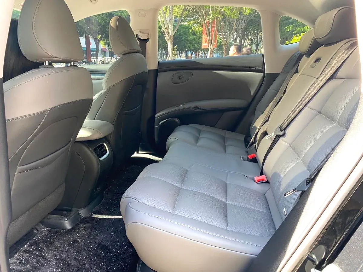 2023 IM LS6 BEV 71KWH,autocango,china used car exporter,china ev exporter,chinese used car exporter,chinese used ev exporter