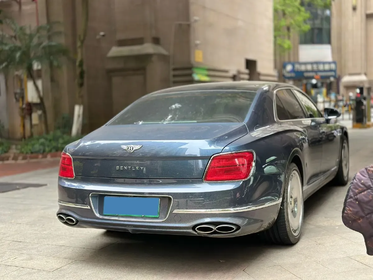 2022 Bentley Flying Spur 2.9T 416HP V6 8DCT PHEV 18KWH,autocango,china used car exporter,china ev exporter,chinese used car exporter,chinese used ev exporter