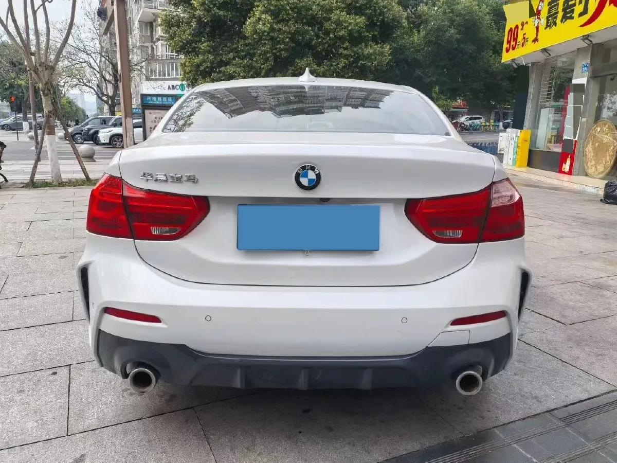 2022 BMW 1 Series 1.5T 140HP L3 7DCT,autocango,china used car exporter,china ev exporter,chinese used car exporter,chinese used ev exporter