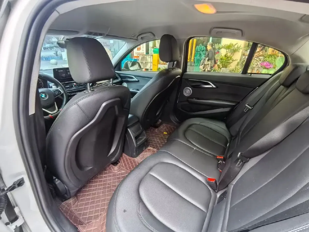 2022 BMW 1 Series 1.5T 140HP L3 7DCT,autocango,china used car exporter,china ev exporter,chinese used car exporter,chinese used ev exporter