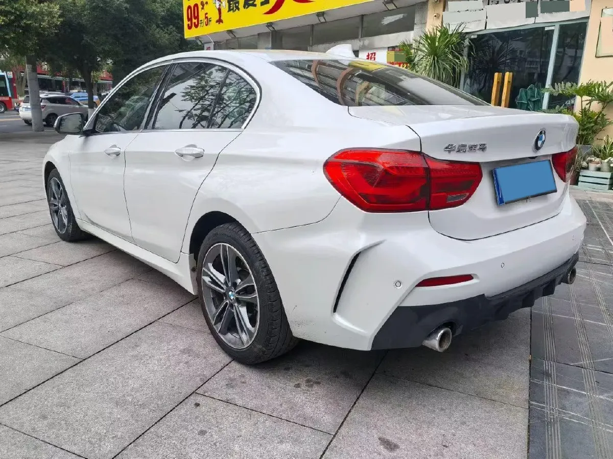 2022 BMW 1 Series 1.5T 140HP L3 7DCT,autocango,china used car exporter,china ev exporter,chinese used car exporter,chinese used ev exporter