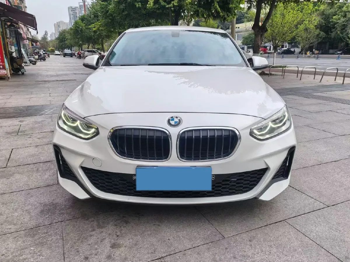 2022 BMW 1 Series 1.5T 140HP L3 7DCT,autocango,china used car exporter,china ev exporter,chinese used car exporter,chinese used ev exporter