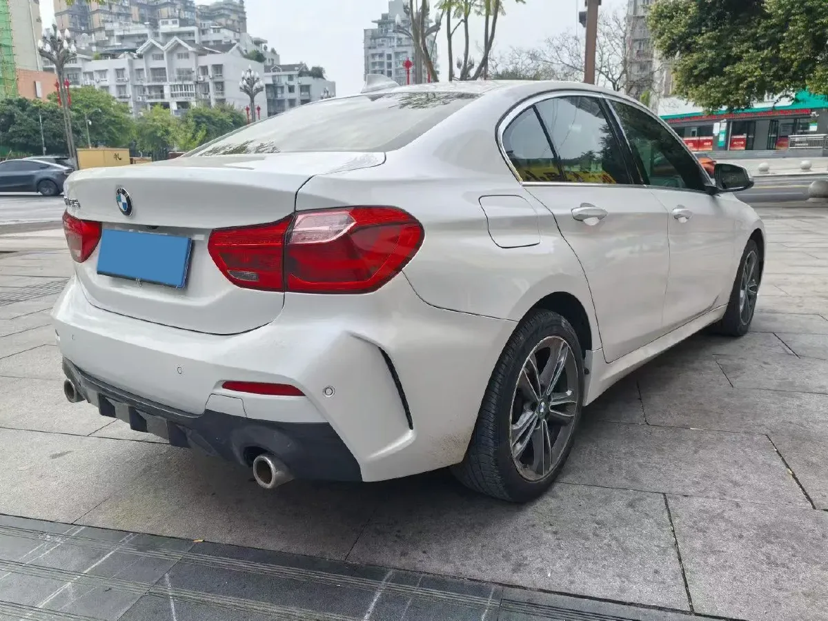 2022 BMW 1 Series 1.5T 140HP L3 7DCT,autocango,china used car exporter,china ev exporter,chinese used car exporter,chinese used ev exporter