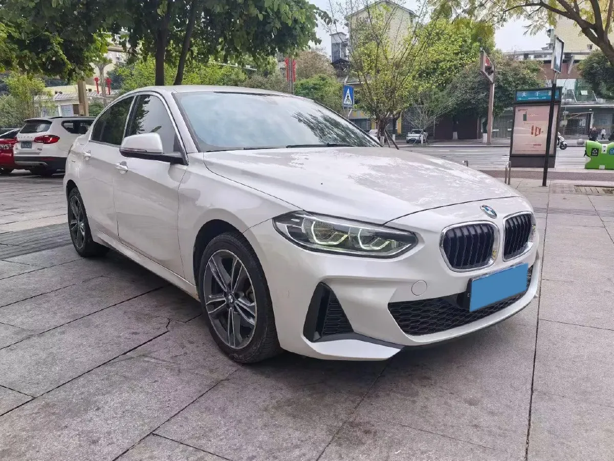 2022 BMW 1 Series 1.5T 140HP L3 7DCT,autocango,china used car exporter,china ev exporter,chinese used car exporter,chinese used ev exporter
