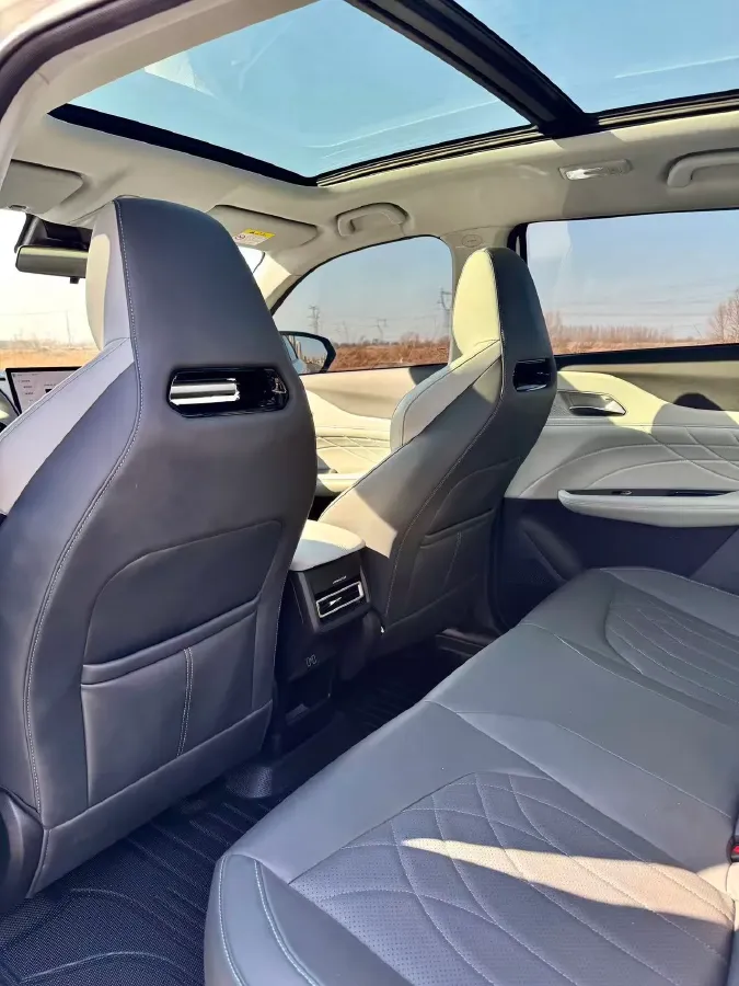 2024 ChangAn UNI-Z 1.5L 98HP L4 E-CVT PHEV 18.4KWH,autocango,china used car exporter,china ev exporter,chinese used car exporter,chinese used ev exporter