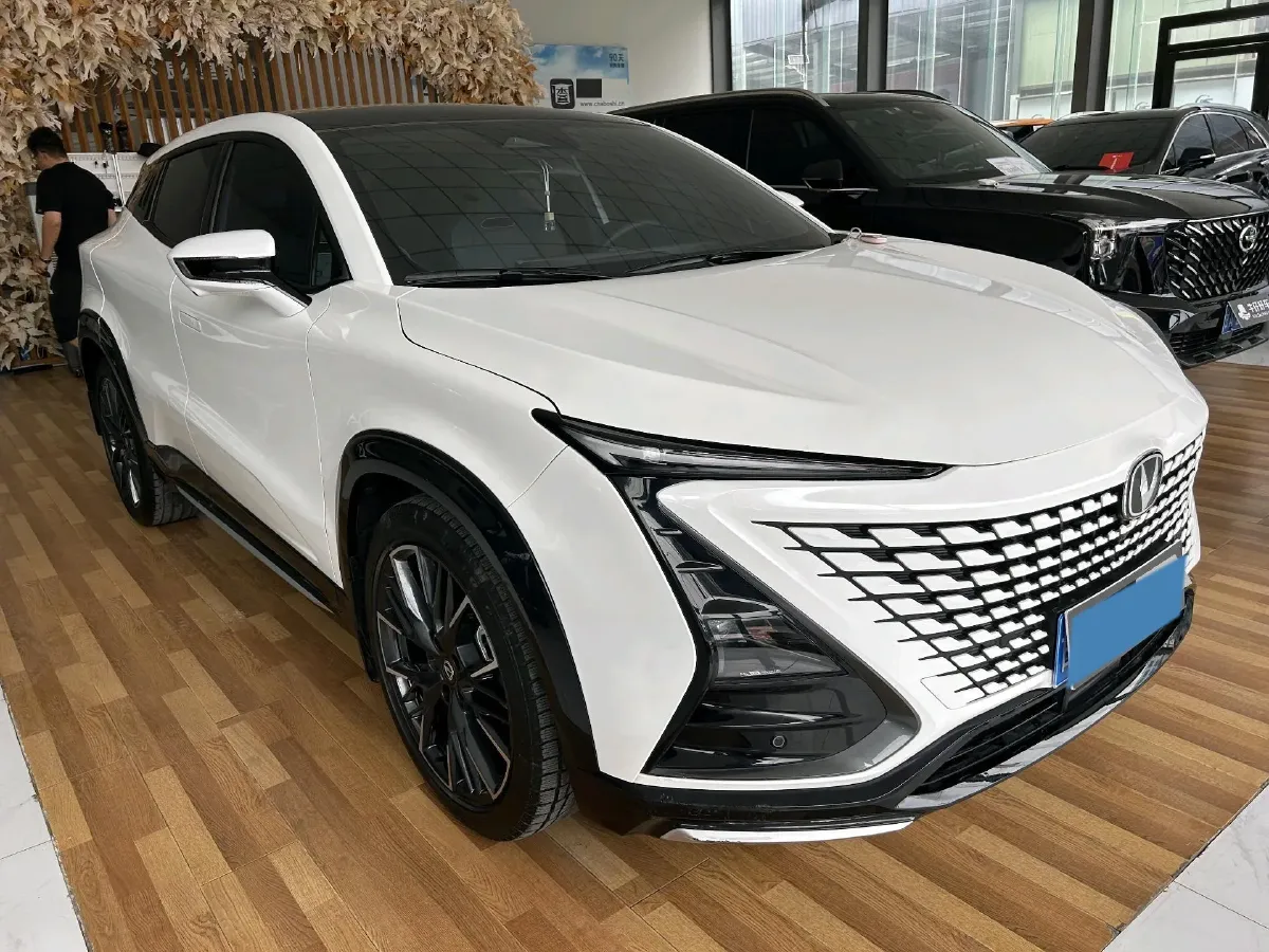 2023 ChangAn UNI-T 1.5T 188HP L4 7DCT,autocango,china used car exporter,china ev exporter,chinese used car exporter,chinese used ev exporter