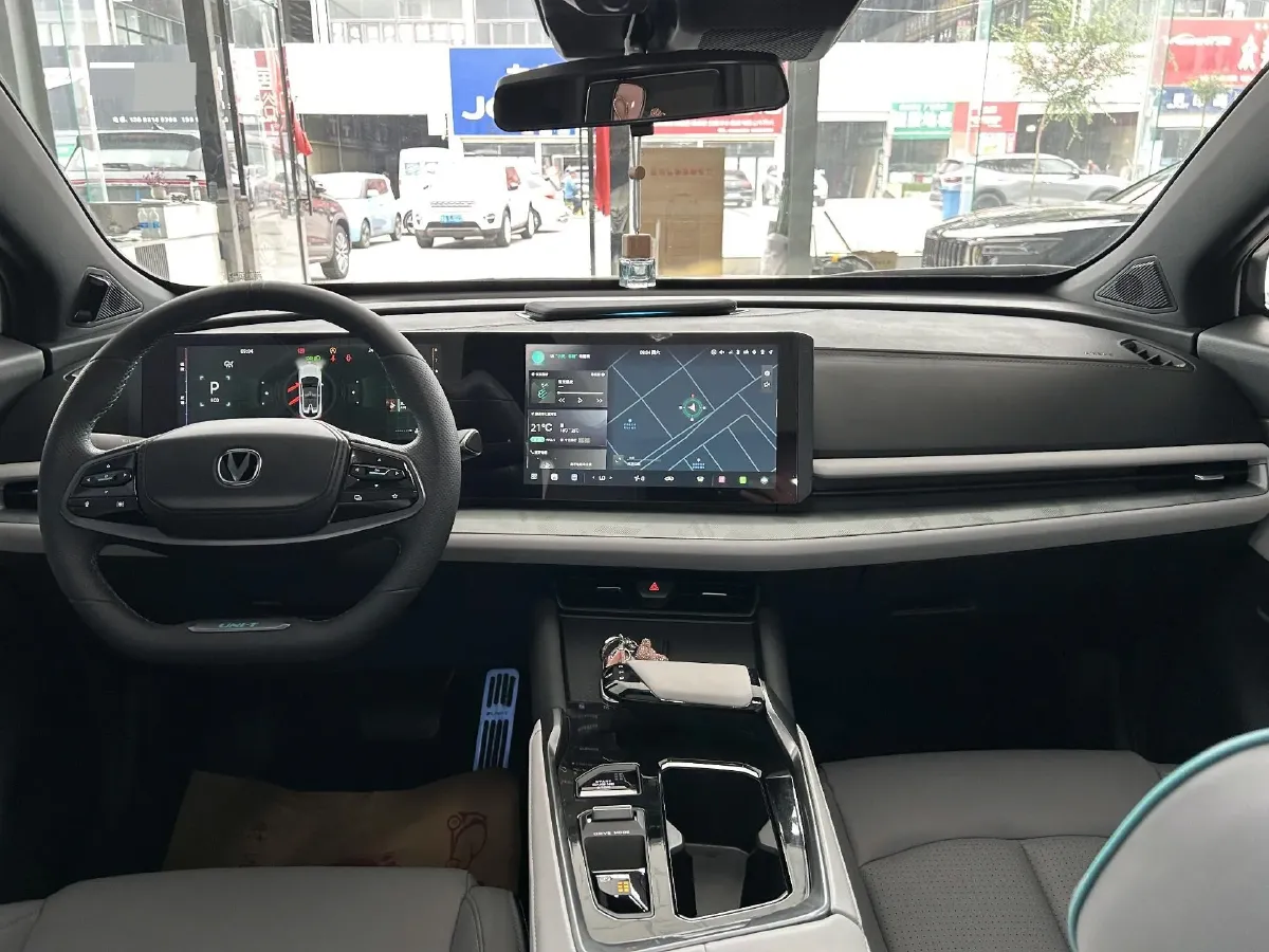 2023 ChangAn UNI-T 1.5T 188HP L4 7DCT,autocango,china used car exporter,china ev exporter,chinese used car exporter,chinese used ev exporter