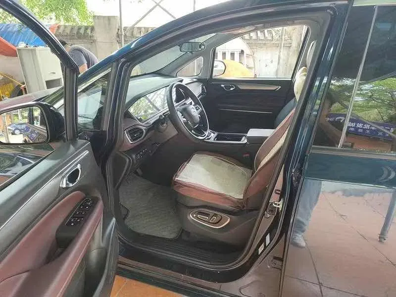 2021 GAC Trumpchi M6 1.5T 169HP L4 7DCT,autocango,china used car exporter,china ev exporter,chinese used car exporter,chinese used ev exporter