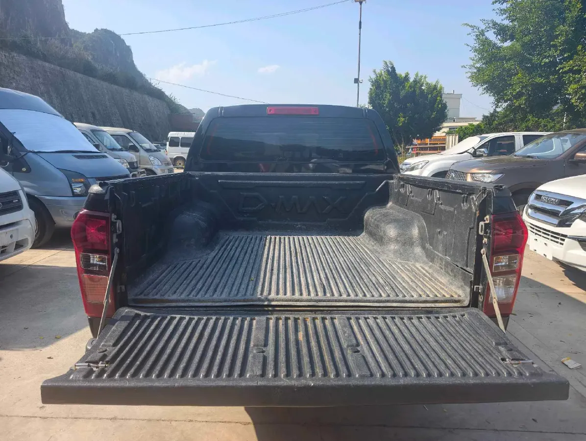 2018 MAXUS XinTu V80 2.5T 136HP L4 6MT,autocango,china used car exporter,china ev exporter,chinese used car exporter,chinese used ev exporter