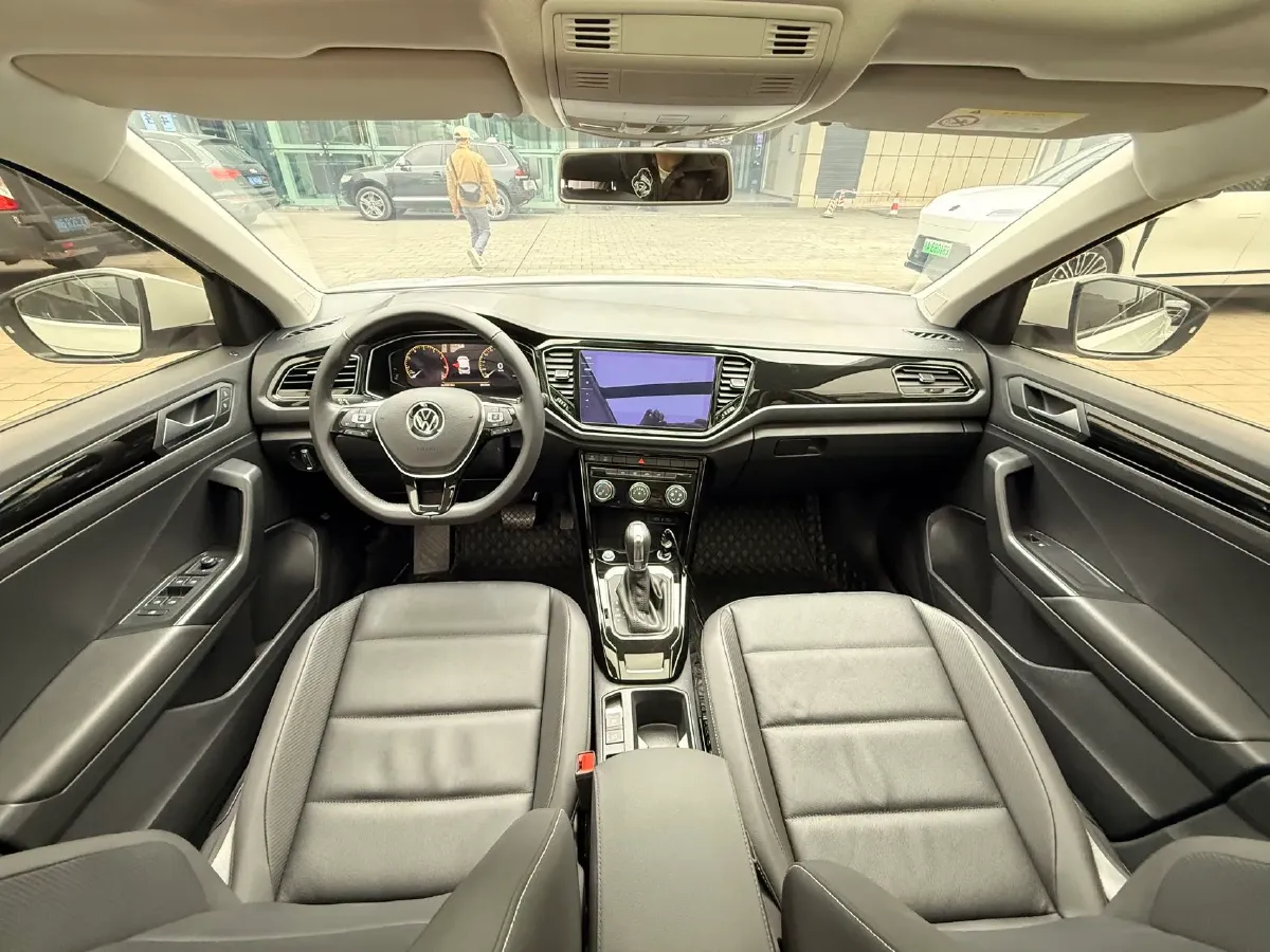 2021 Volkswagen T-Roc 1.4T 150HP L4 7DCT,autocango,china used car exporter,china ev exporter,chinese used car exporter,chinese used ev exporter