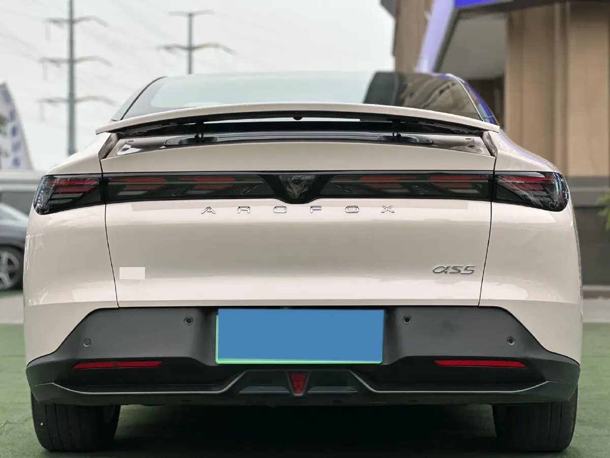 2024 ARCFOX αT5 BEV 79.2KWH,autocango,china used car exporter,china ev exporter,chinese used car exporter,chinese used ev exporter
