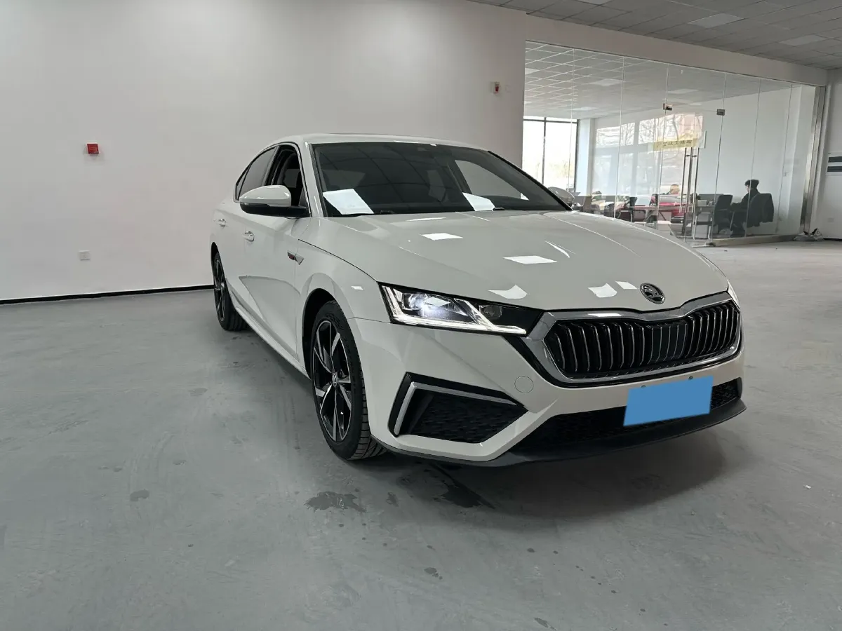 2022 Skoda Octavia 1.4T 150HP L4 7DCT,autocango,china used car exporter,china ev exporter,chinese used car exporter,chinese used ev exporter