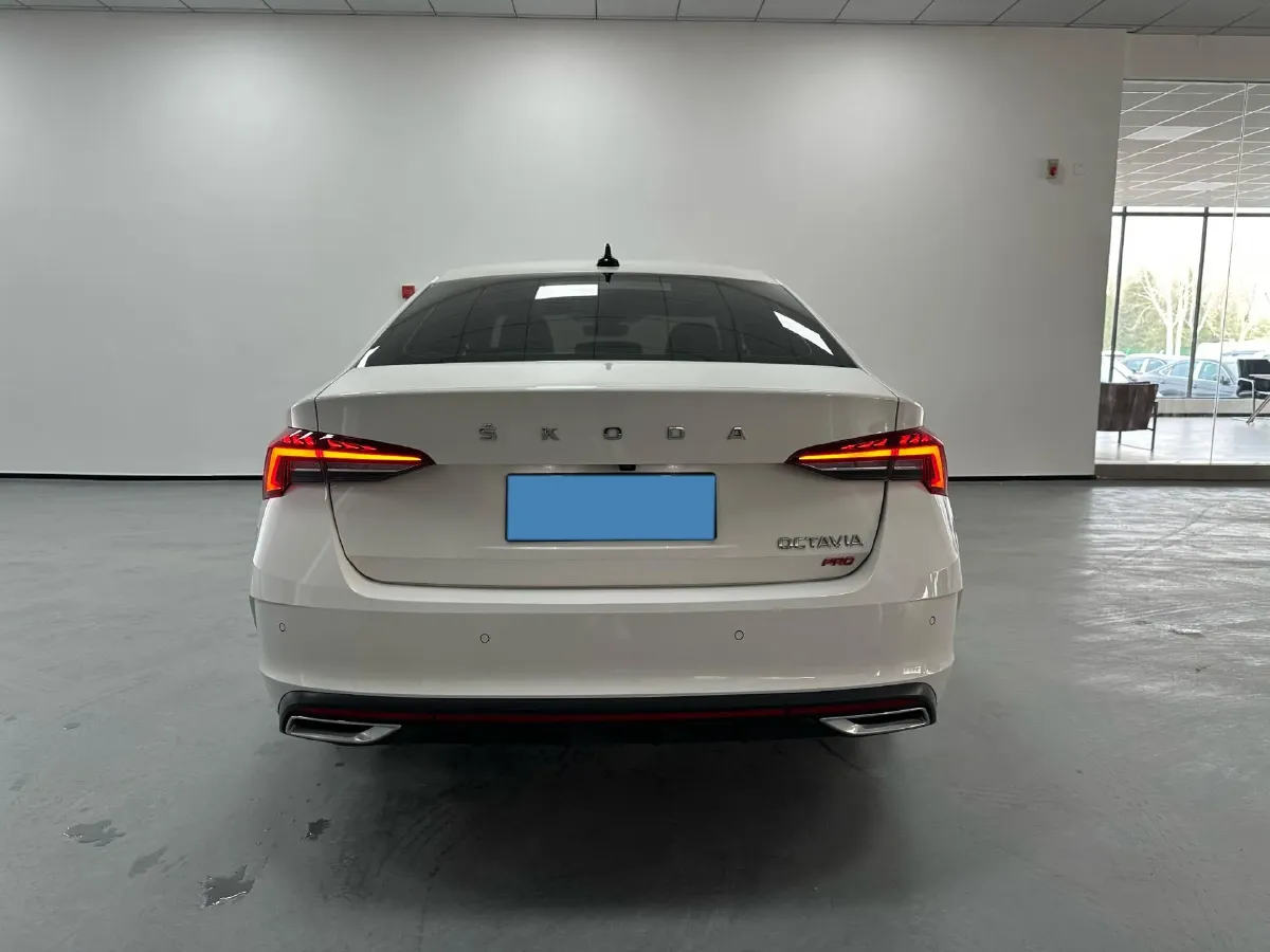 2022 Skoda Octavia 1.4T 150HP L4 7DCT,autocango,china used car exporter,china ev exporter,chinese used car exporter,chinese used ev exporter