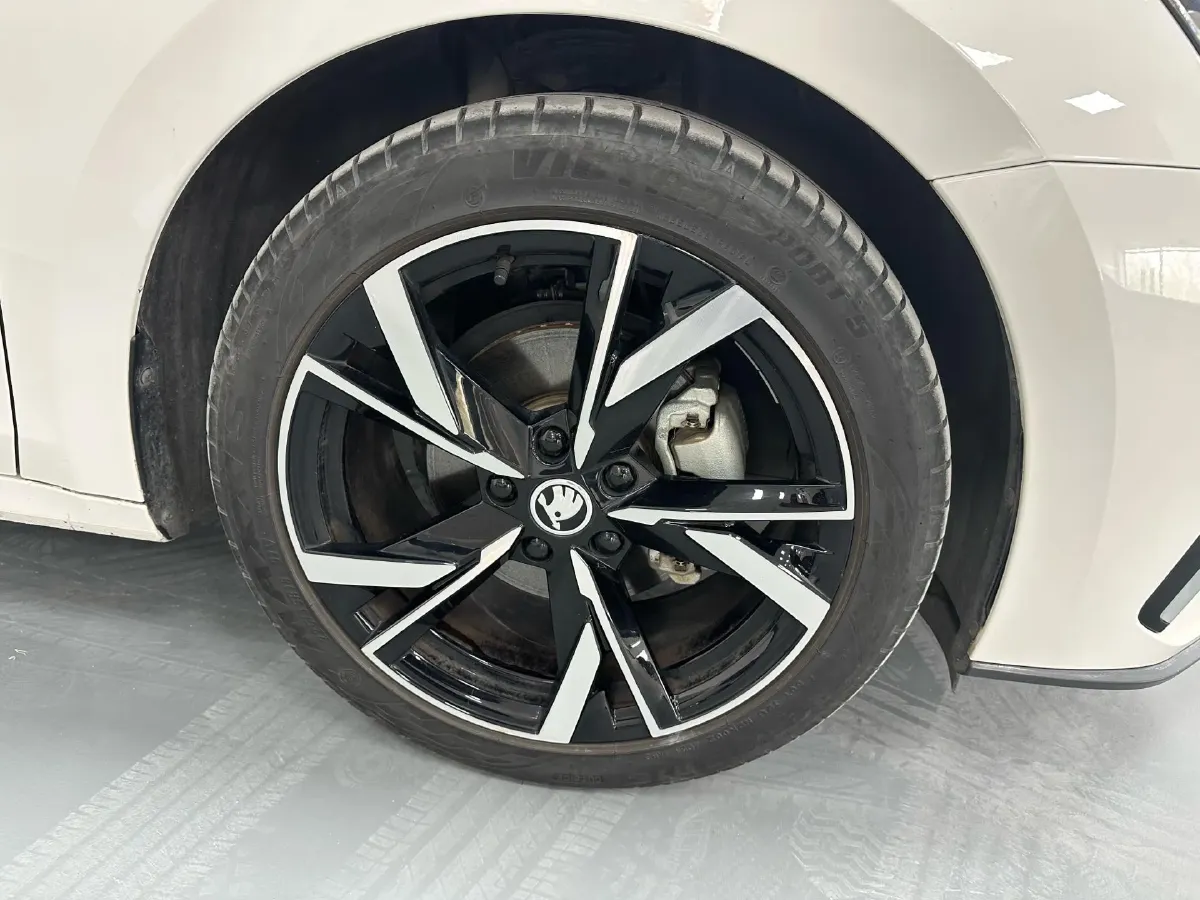 2022 Skoda Octavia 1.4T 150HP L4 7DCT,autocango,china used car exporter,china ev exporter,chinese used car exporter,chinese used ev exporter