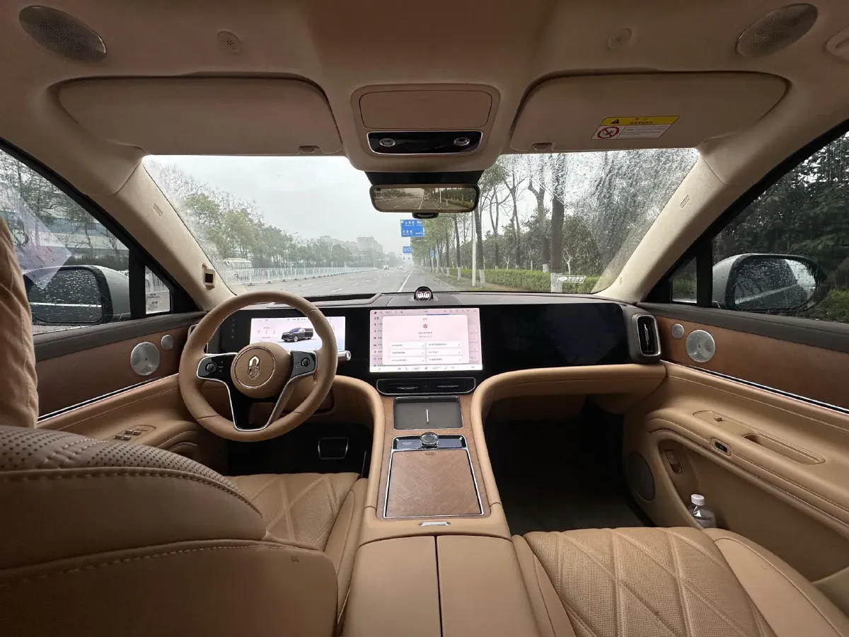 2025 AITO AITO M9 REEV 160HP REEV 52KWH,autocango,china used car exporter,china ev exporter,chinese used car exporter,chinese used ev exporter