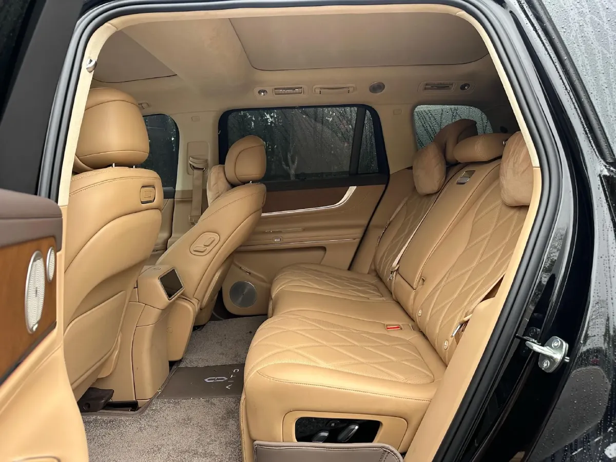 2025 AITO AITO M9 REEV 160HP REEV 52KWH,autocango,china used car exporter,china ev exporter,chinese used car exporter,chinese used ev exporter