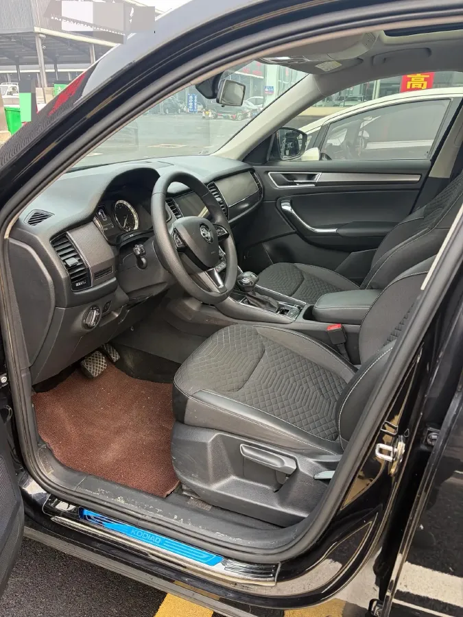 2018 Skoda Kodiak 2.0T 186HP L4 7DCT,autocango,china used car exporter,china ev exporter,chinese used car exporter,chinese used ev exporter