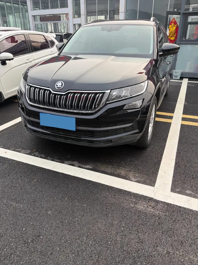 2018 Skoda Kodiak 2.0T 186HP L4 7DCT,autocango,china used car exporter,china ev exporter,chinese used car exporter,chinese used ev exporter