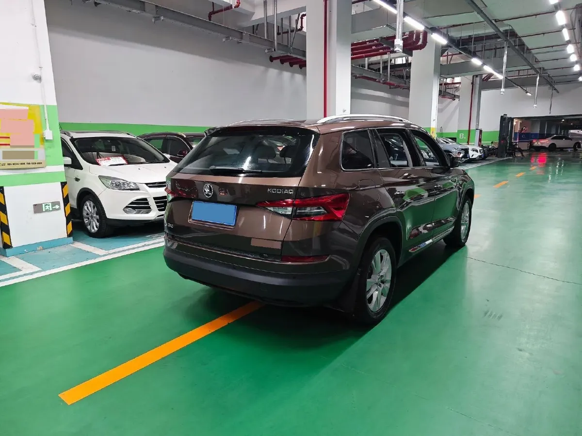 2018 Skoda Kodiak 2.0T 186HP L4 7DCT,autocango,china used car exporter,china ev exporter,chinese used car exporter,chinese used ev exporter