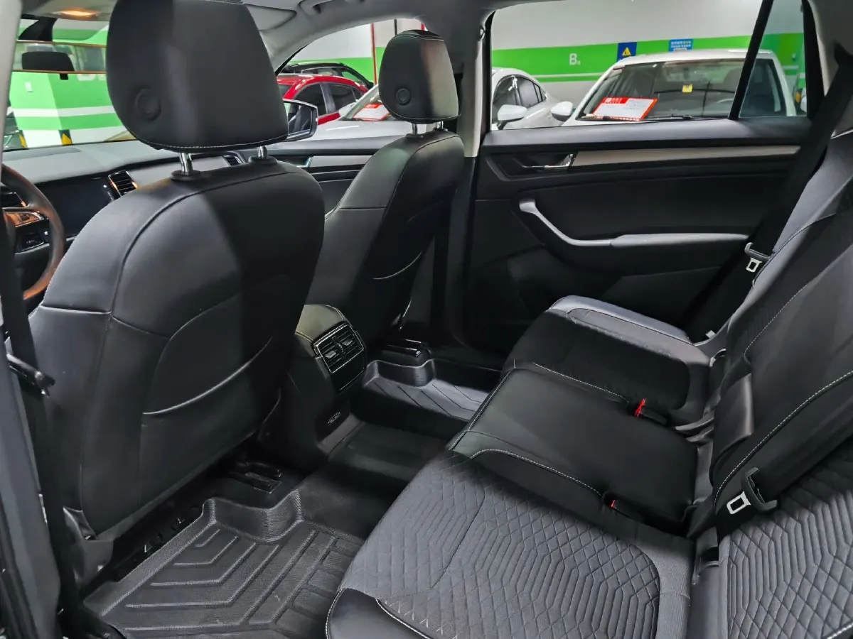 2018 Skoda Kodiak 2.0T 186HP L4 7DCT,autocango,china used car exporter,china ev exporter,chinese used car exporter,chinese used ev exporter