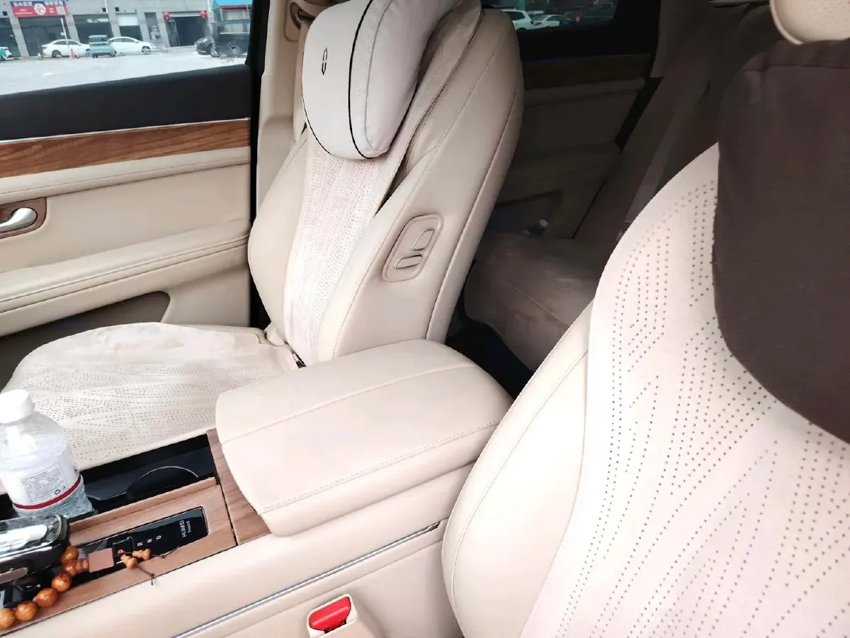 2024 AITO AITO M7 1.5T 152HP L4 REEV 40KWH,autocango,china used car exporter,china ev exporter,chinese used car exporter,chinese used ev exporter