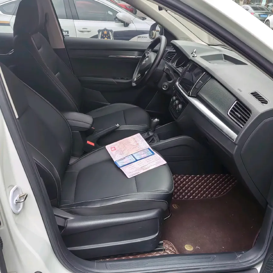 2021 Skoda Kamiq 1.5L 112HP L4 6AT,autocango,china used car exporter,china ev exporter,chinese used car exporter,chinese used ev exporter