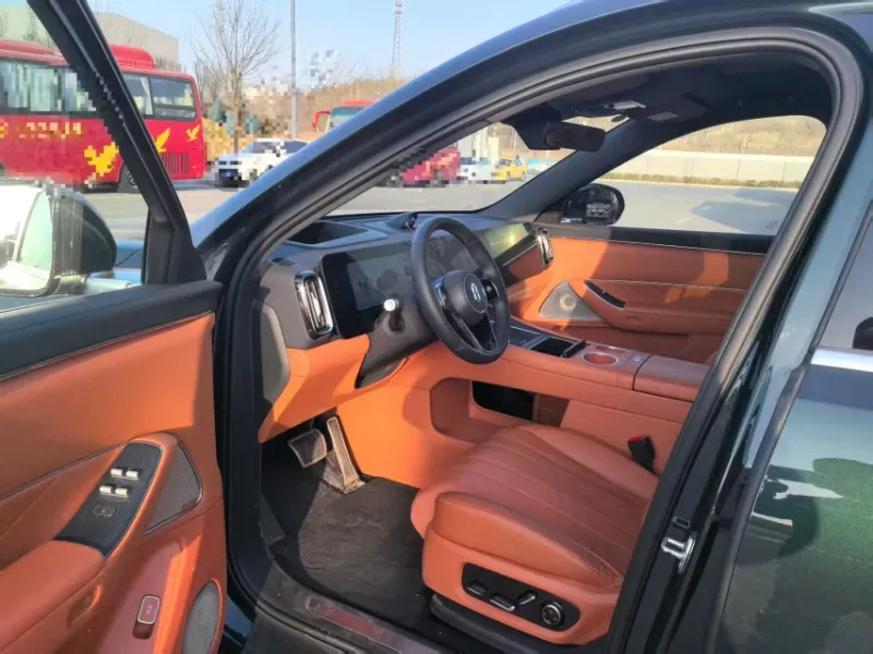 2025 AITO AITO M8 REEV 160HP REEV 53.4KWH,autocango,china used car exporter,china ev exporter,chinese used car exporter,chinese used ev exporter