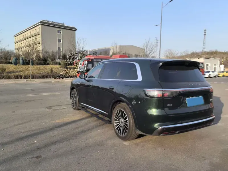 2025 AITO AITO M8 REEV 160HP REEV 53.4KWH,autocango,china used car exporter,china ev exporter,chinese used car exporter,chinese used ev exporter