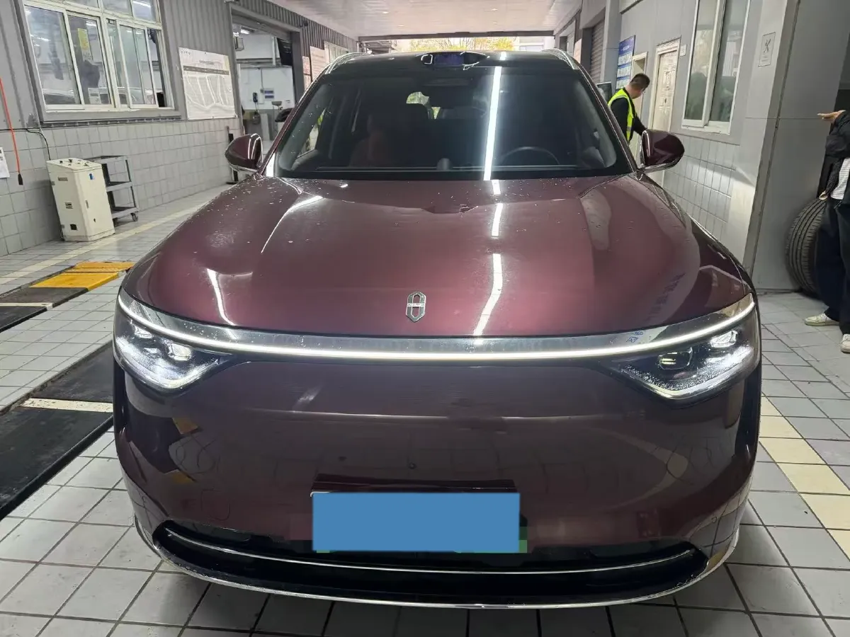 2025 AITO AITO M8 REEV 160HP REEV 53.4KWH,autocango,china used car exporter,china ev exporter,chinese used car exporter,chinese used ev exporter