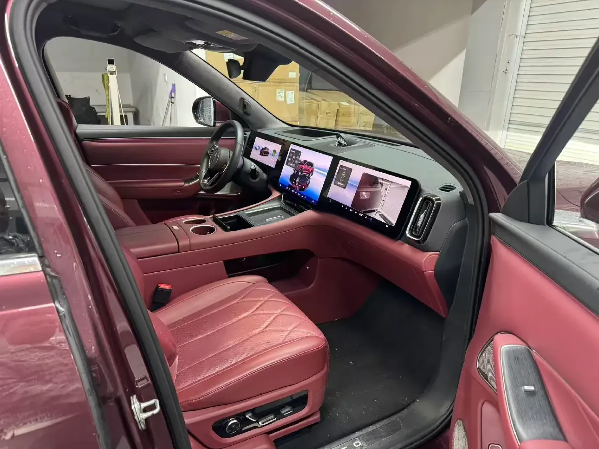 2025 AITO AITO M8 REEV 160HP REEV 53.4KWH,autocango,china used car exporter,china ev exporter,chinese used car exporter,chinese used ev exporter