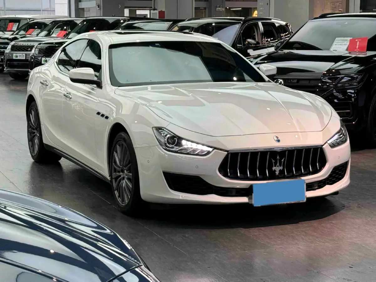 2021 Maserati Ghibli 2.0T 330HP L4 8AT,autocango,china used car exporter,china ev exporter,chinese used car exporter,chinese used ev exporter