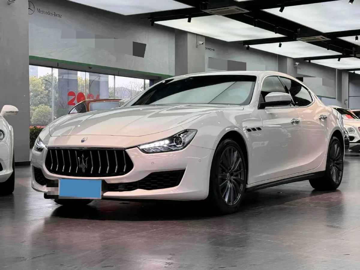 2021 Maserati Ghibli 2.0T 330HP L4 8AT,autocango,china used car exporter,china ev exporter,chinese used car exporter,chinese used ev exporter