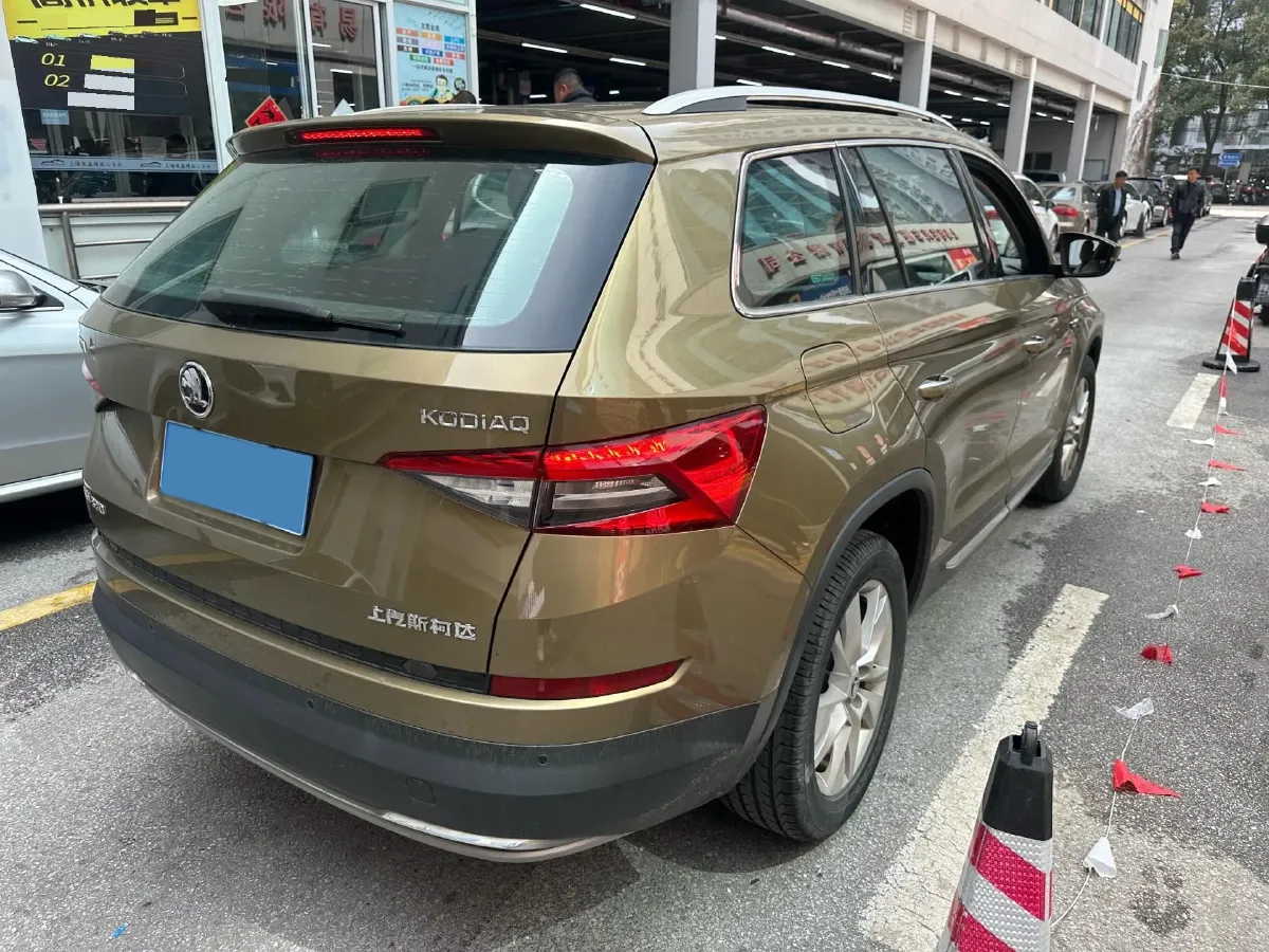 2018 Skoda Kodiak 2.0T 186HP L4 7DCT,autocango,china used car exporter,china ev exporter,chinese used car exporter,chinese used ev exporter