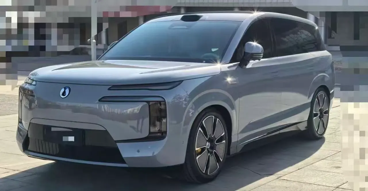 2025 Denza DenzaN8L 2.0T 207HP L4 E-CVT PHEV,autocango,china used car exporter,china ev exporter,chinese used car exporter,chinese used ev exporter