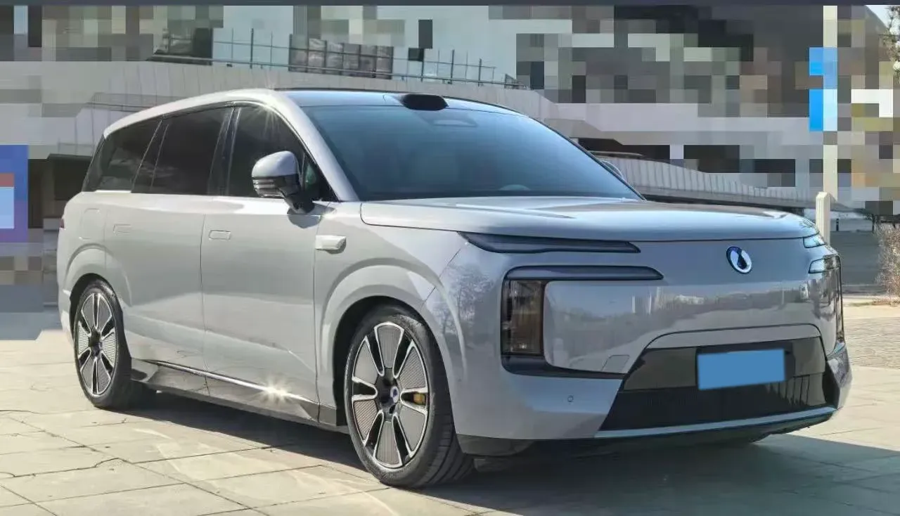 2025 Denza DenzaN8L 2.0T 207HP L4 E-CVT PHEV,autocango,china used car exporter,china ev exporter,chinese used car exporter,chinese used ev exporter