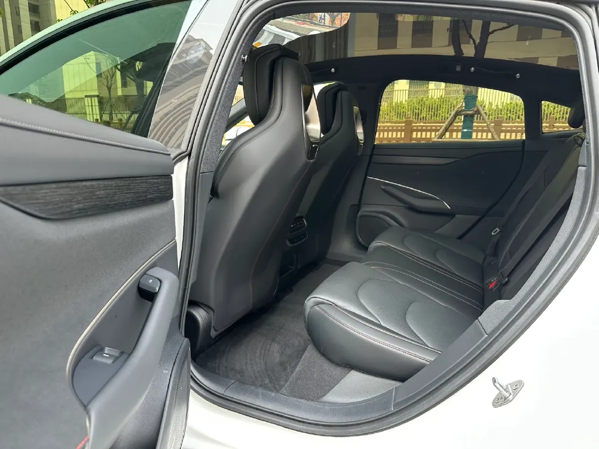 2024 MI SU7 BEV 94.3KWH,autocango,china used car exporter,china ev exporter,chinese used car exporter,chinese used ev exporter