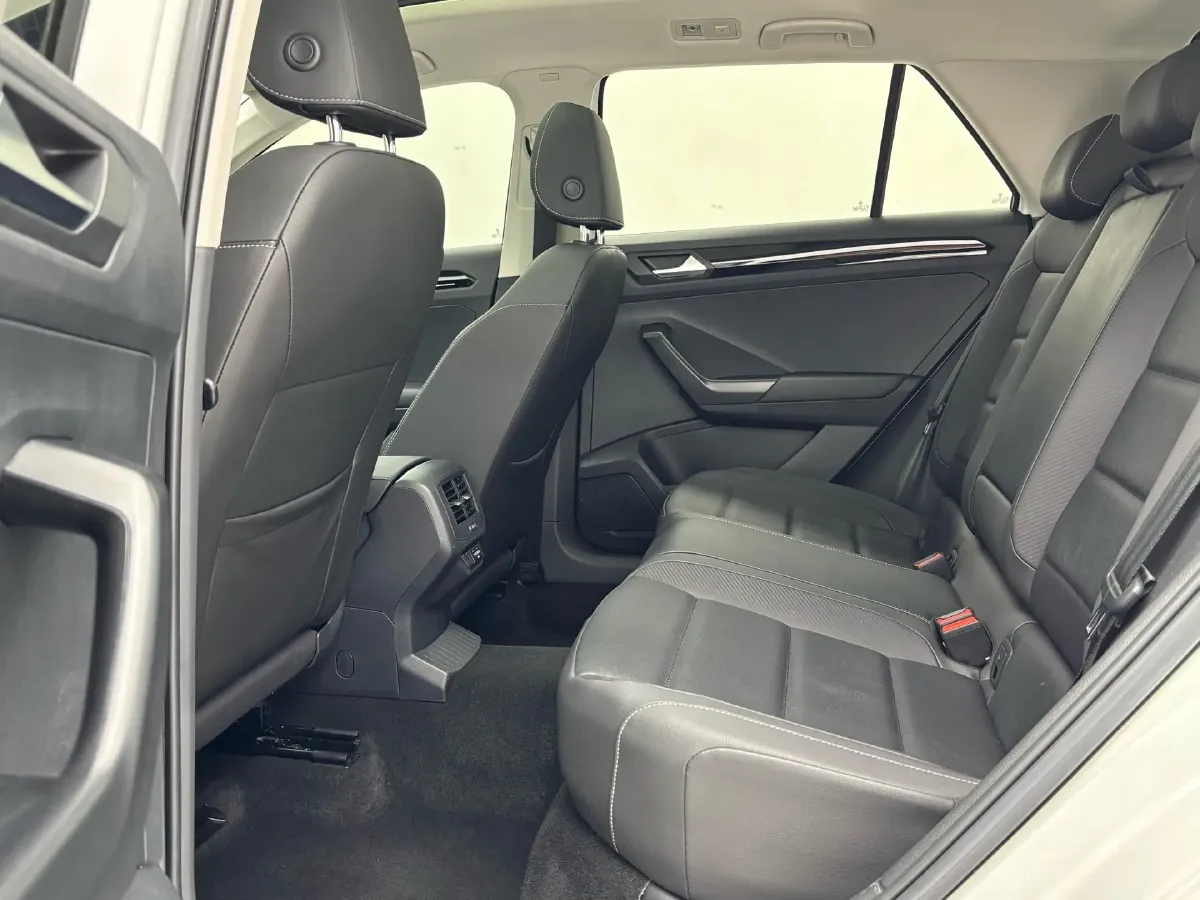 2022 Volkswagen T-Roc 1.4T 150HP L4 7DCT,autocango,china used car exporter,china ev exporter,chinese used car exporter,chinese used ev exporter