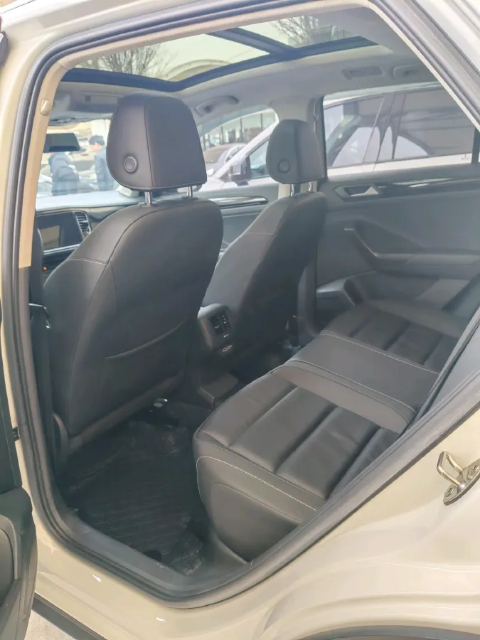 2022 Volkswagen T-Roc 1.4T 150HP L4 7DCT,autocango,china used car exporter,china ev exporter,chinese used car exporter,chinese used ev exporter