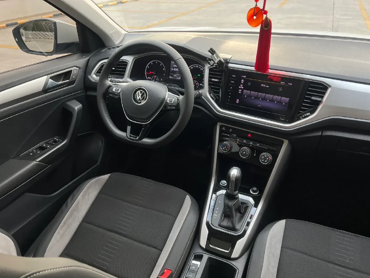 2021 Volkswagen T-Roc 1.4T 150HP L4 7DCT,autocango,china used car exporter,china ev exporter,chinese used car exporter,chinese used ev exporter