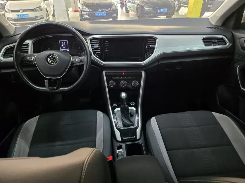 2022 Volkswagen T-Roc 1.4T 150HP L4 7DCT,autocango,china used car exporter,china ev exporter,chinese used car exporter,chinese used ev exporter